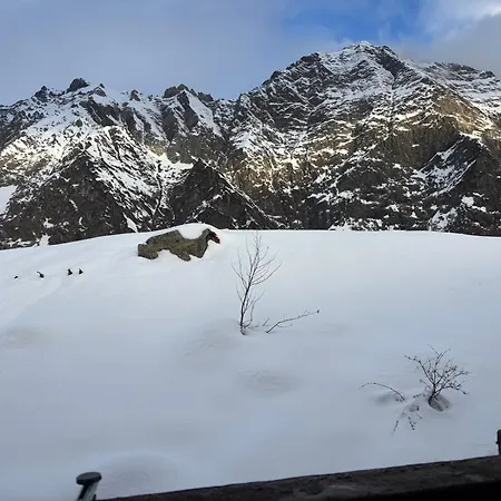 Piau-engaly Balcon Vue Sur Montagne Pied Pistes Proche Commerces