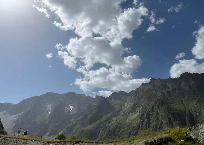 Piau-engaly Balcon Vue Sur Montagne Pied Pistes Proche Commerces